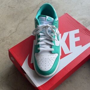 Nike dunks low
